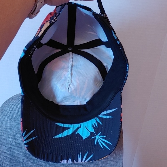 🥳Host Pick🥳COLOURFUL BILLABONG BASEBALL CAP - Picture 9 of 9